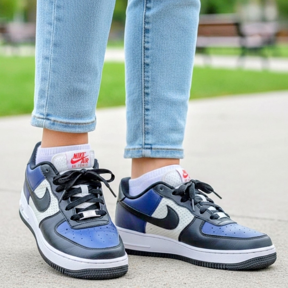 Nike Air Force 1 Low 'Midnight Navy Black Mesh'. EUC